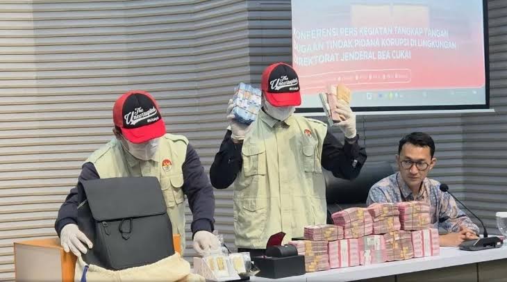 KPK Sita Rp40,5 Miliar dalam Kasus Suap Pejabat Bea Cukai